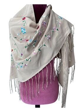 MY Accessories Fringe Triangle Scarf Wrap Size 1X